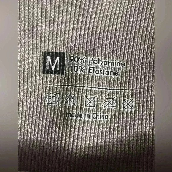 Size medium high waisted cream &  black tie dye butt scrunch leggings. NWOT. - Picture 6 of 11